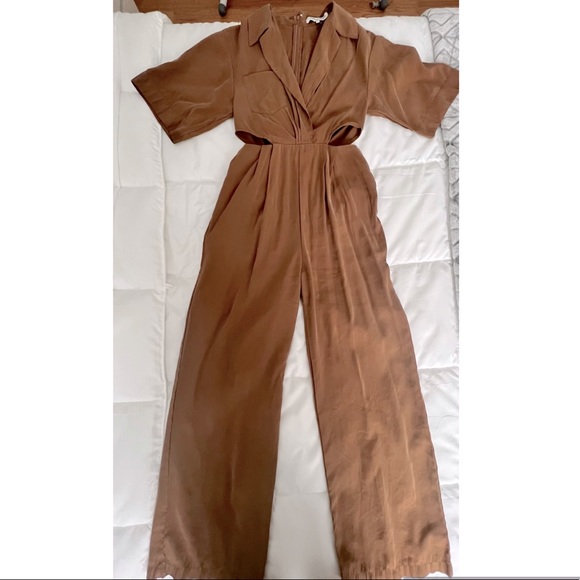 Cut-Out Jumpsuit - Picture 7 of 8